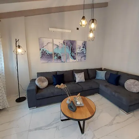 Elite Luxury アパート アルゴストリオン