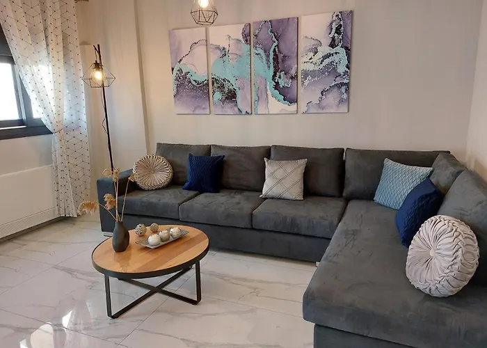 Elite Luxury アルゴストリオン