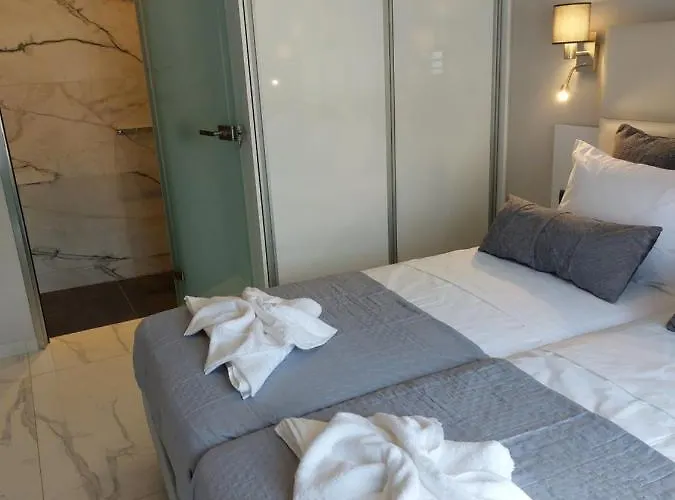 Elite Luxury アパート アルゴストリオン